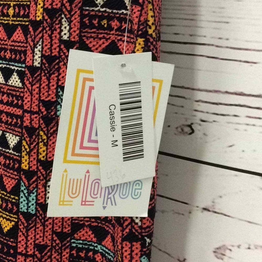 LuLaRoe Cassie skirt geometric print Women's Size M Medium Multicolor - Picture 4 of 6